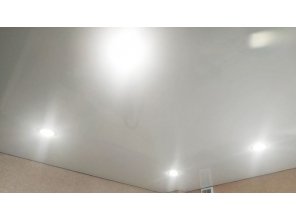 Монтаж потолка на кухне 9 м2 с использованием пленки VIPCEILING серии MONLANGE L9001 (3.25)