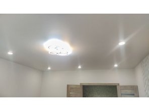 Монтаж потолка на кухне 16 м2 с использованием пленки VIPCEILING серии MONLANGE S9020 (3.50)