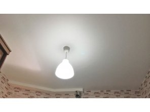 Монтаж потолка на кухне 10 м2 с использованием пленки VIPCEILING серии MONLANGE M9001 (3.25)