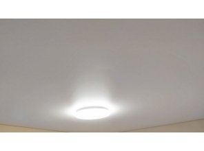 Монтаж потолка в спальне 10 м2 с использованием пленки VIPCEILING серии MONLANGE M9001 (3.25)