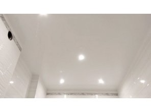 Монтаж потолка в ванной 5 м2 с использованием пленки VIPCEILING серии MONLANGE L9001 (2.15)