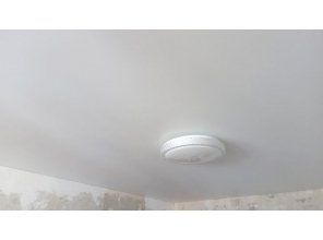 Монтаж потолка в гостиной 19 м2 с использованием пленки VIPCEILING серии MONLANGE M9001 (3.50)