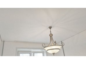 Монтаж потолка на кухне 9 м2 с использованием пленки VIPCEILING серии MONLANGE S9020 (2.60)