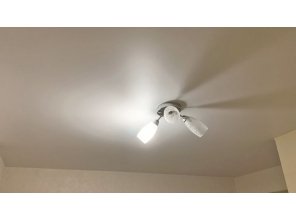 Монтаж потолка на кухне 9 м2 с использованием пленки VIPCEILING серии MONLANGE M9001 (3.50)