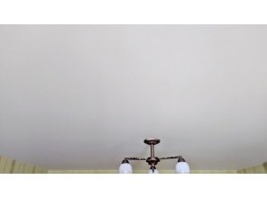 Монтаж потолка в спальне 13 м2 с использованием пленки VIPCEILING серии MONLANGE M9001 (3.25)