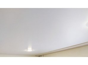 Монтаж потолка на кухне 6 м2 с использованием пленки VIPCEILING серии MONLANGE M9001 (2.60)