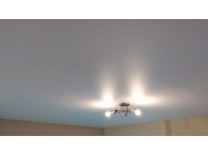 Монтаж потолка для зала 19 м2 с использованием пленки VIPCEILING серии MONLANGE M9001 (3.25)