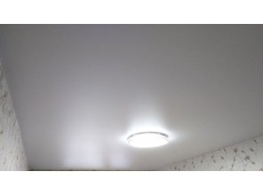 Монтаж потолка в спальне 15 м2 с использованием пленки VIPCEILING серии MONLANGE M9001 (3.25)