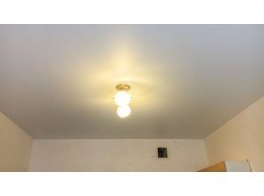 Монтаж потолка на кухне 13 м2 с использованием пленки VIPCEILING серии MONLANGE S9020 (3.25)