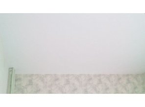 Монтаж потолка на кухне 6 м2 с использованием пленки VIPCEILING серии MONLANGE M9001 (2.60)