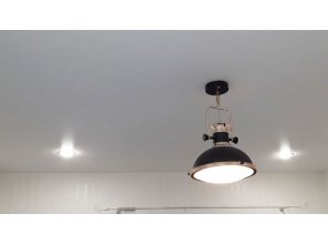 Монтаж потолка в спальне 12 м2 с использованием пленки VIPCEILING серии MONLANGE S9020 (3.25)