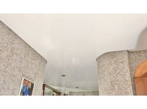 Монтаж потолка в коридоре 12 м2 с использованием пленки VIPCEILING серии MONLANGE L9001 (4.35)