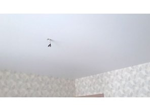 Монтаж потолка в спальне 13 м2 с использованием пленки VIPCEILING серии MONLANGE M9001 (3.50)