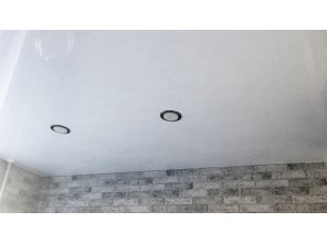 Монтаж потолка на кухне 6 м2 с использованием пленки VIPCEILING серии MONLANGE L9001 (2.60)