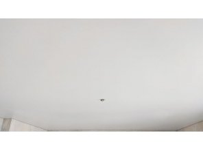 Монтаж потолка на кухне 13 м2 с использованием пленки VIPCEILING серии MONLANGE M9001 (3.25)