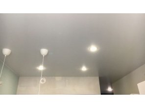 Монтаж потолка в квартире 19 м2 с использованием пленки VIPCEILING серии MONLANGE S9020 (4.35)