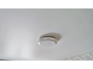 Монтаж потолка в спальне 10 м2 с использованием пленки VIPCEILING серии MONLANGE S9020 (3.25)