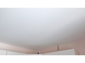 Монтаж потолка на кухне 12 м2 с использованием пленки VIPCEILING серии MONLANGE M9001 (3.25)