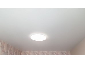 Монтаж потолка в спальне 12 м2 с использованием пленки VIPCEILING серии MONLANGE M9001 (3.25)