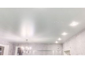 Монтаж потолка в деревянном доме 20 м2 с использованием пленки VIPCEILING серии MONLANGE S9020 (3.80)