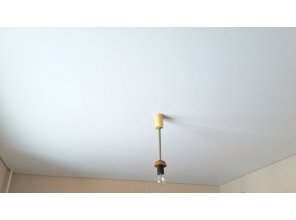 Монтаж потолка на кухне 8 м2 с использованием пленки VIPCEILING серии MONLANGE M9001 (2.60)