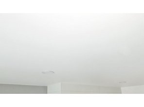 Монтаж потолка в квартире 19 м2 с использованием пленки VIPCEILING серии MONLANGE M9001 (3.80)