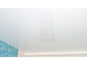 Монтаж потолка в спальне 15 м2 с использованием пленки VIPCEILING серии MONLANGE L9001 (3.80)