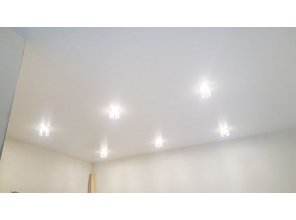 Монтаж потолка в квартире 26 м2 с использованием пленки VIPCEILING серии MONLANGE S9020 (4.90)