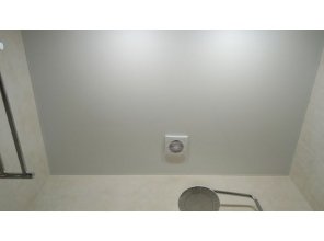 Монтаж потолка в ванной 2 м2 с использованием пленки VIPCEILING серии MONLANGE L9001 (1.40)