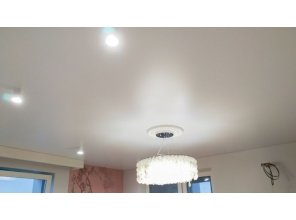 Монтаж потолка в спальне 15 м2 с использованием пленки VIPCEILING серии MONLANGE S9020 (4.00)