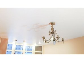 Монтаж потолка в квартире 28 м2 с использованием пленки VIPCEILING серии MONLANGE M9001 (4.90)