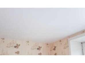 Монтаж потолка на кухне 6 м2 с использованием пленки VIPCEILING серии MONLANGE S9020 (2.15)