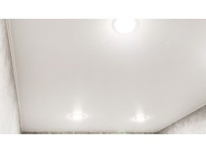 Монтаж потолка в ванной 5 м2 с использованием пленки VIPCEILING серии MONLANGE M9001 (2.15)