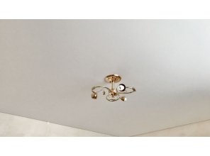 Монтаж потолка в спальне 12 м2 с использованием пленки VIPCEILING серии MONLANGE S9020 (3.50)