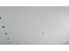 Монтаж потолка на кухне 14 м2 с использованием пленки VIPCEILING серии MONLANGE M9001 (4.35)