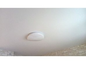 Монтаж потолка на кухне 7 м2 с использованием пленки VIPCEILING серии MONLANGE M9001 (3.50)