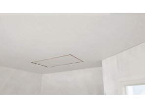 Монтаж потолка в деревянном доме 15 м2 с использованием пленки VIPCEILING серии MONLANGE M9001 (4.35)