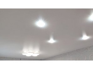 Монтаж потолка на кухне 15 м2 с использованием пленки VIPCEILING серии MONLANGE S9020 (3.25)