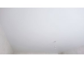 Монтаж потолка в гостиной 16 м2 с использованием пленки VIPCEILING серии MONLANGE S9020 (3.25)