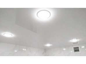 Монтаж потолка в ванной 4 м2 с использованием пленки VIPCEILING серии MONLANGE L9001 (2.15)