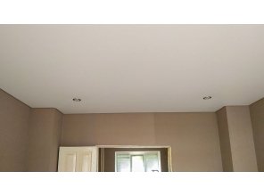 Монтаж потолка в спальне 14 м2 с использованием пленки VIPCEILING серии MONLANGE M9001 (3.50)