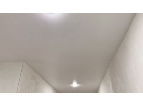 Монтаж потолка в коридоре 8 м2 с использованием пленки VIPCEILING серии MONLANGE M9001 (2.15)