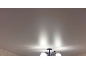 Монтаж потолка в спальне 10 м2 с использованием пленки VIPCEILING серии MONLANGE M9001 (2.60)