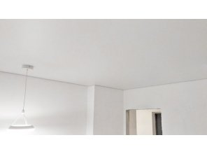 Монтаж потолка на кухне 10 м2 с использованием пленки VIPCEILING серии MONLANGE S9020 (3.25)