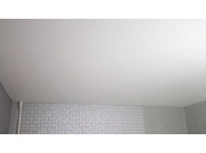 Монтаж потолка в спальне 15 м2 с использованием пленки VIPCEILING серии MONLANGE M9001 (3.25)