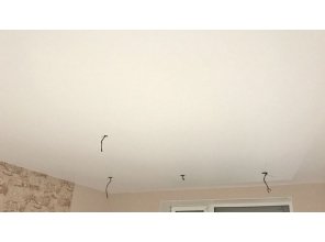 Монтаж потолка для зала 18 м2 с использованием пленки VIPCEILING серии MONLANGE M9001 (3.50)