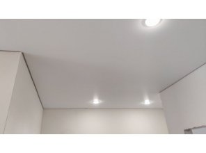 Монтаж потолка в прихожей 9 м2 с использованием пленки VIPCEILING серии MONLANGE M9001 (3.50)