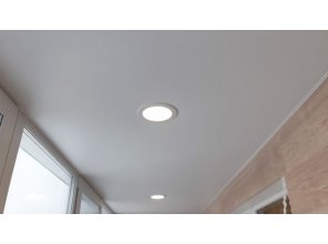 Монтаж потолка в квартире 8 м2 с использованием пленки VIPCEILING серии MONLANGE M9001 (2.15)