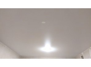 Монтаж потолка в коридоре 7 м2 с использованием пленки VIPCEILING серии MONLANGE M9001 (2.15)