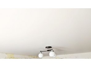 Монтаж потолка в спальне 13 м2 с использованием пленки VIPCEILING серии MONLANGE M9001 (3.25)